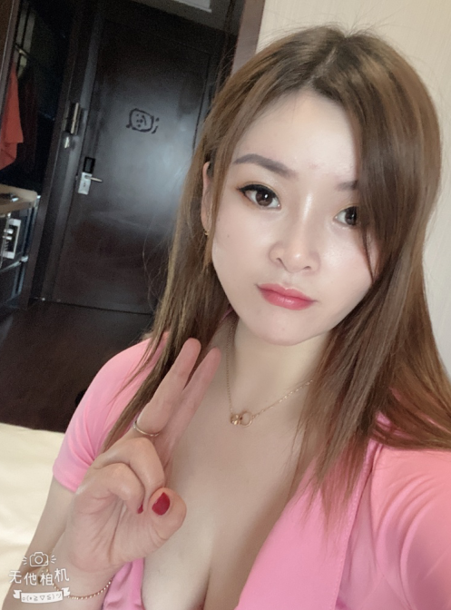 海珠胸大的露露